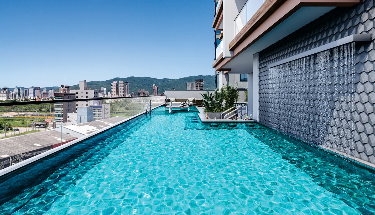 Piscina con vista panorámica de Ilha de Sardenha